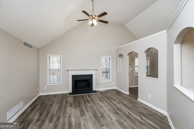 Building Photo - 2740 Owens Dr
