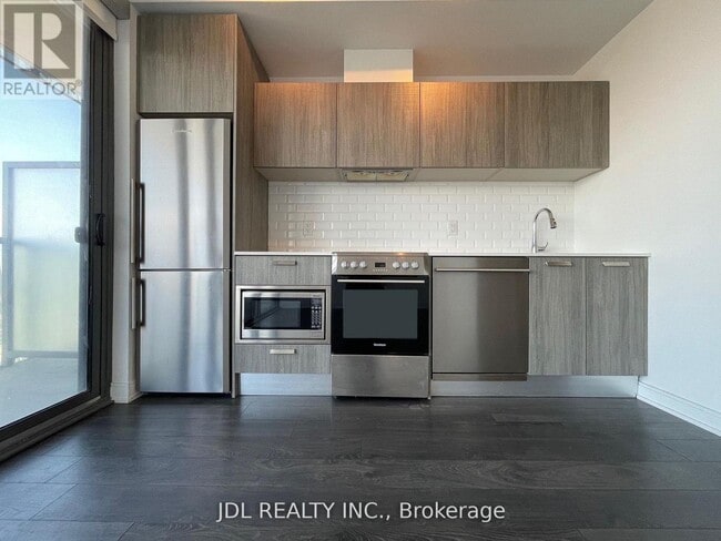 Building Photo - 50 Charles St E