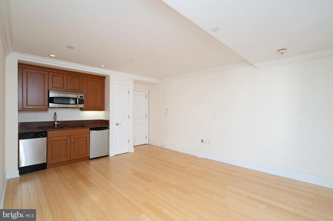 Building Photo - 1701-15 Locust St