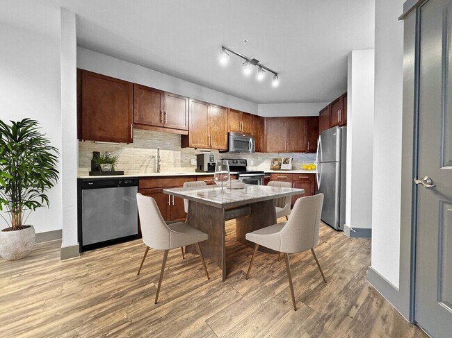 Building Photo - Chic Studio + Special Offer
