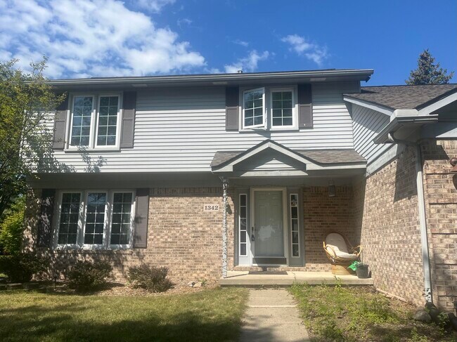 Foto del edificio - 1342 S Hidden Creek Dr