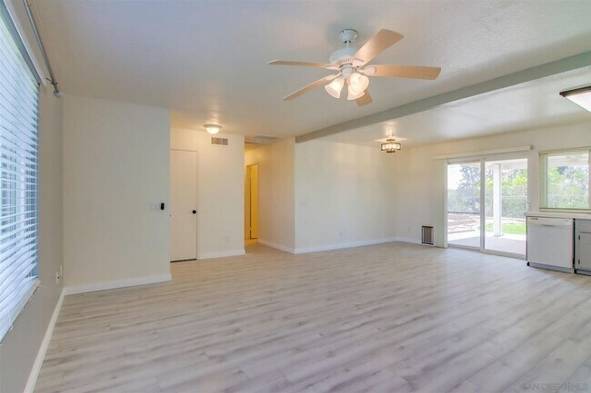 Building Photo - 7955 Jade Coast Rd