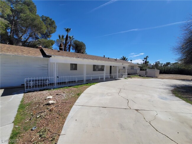 Building Photo - 4560 Rancho Hills Dr