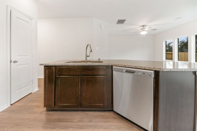 Foto del edificio - 407 Magnolia Ln