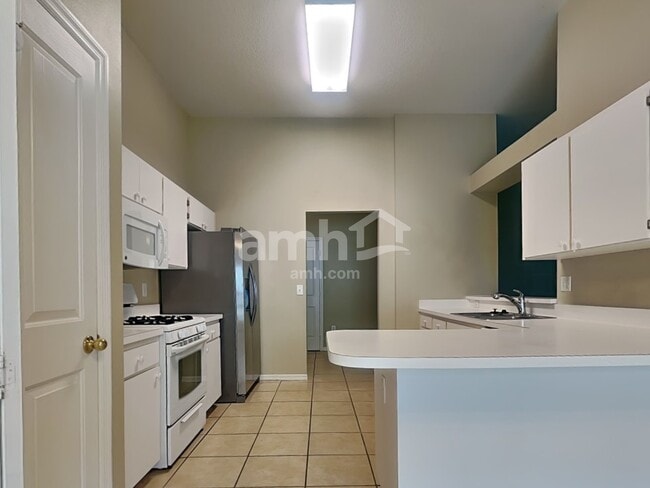 Building Photo - 1750 Kirtley Dr