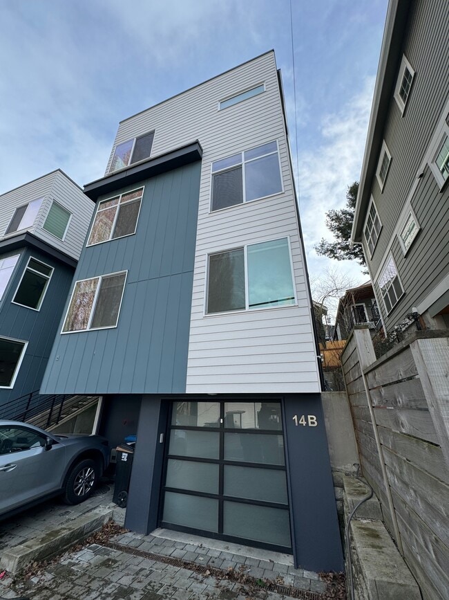Building Photo - 14 Etruria St