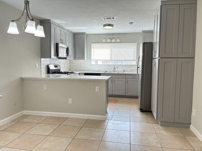 Building Photo - For Lease | 3 Bed, 2 Bath | 1,448 Sq Ft | Cypress Meadow Community |