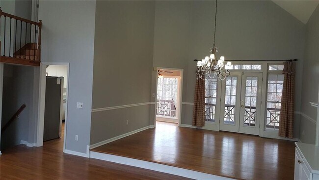 Foto del edificio - 3885 Waterford Dr