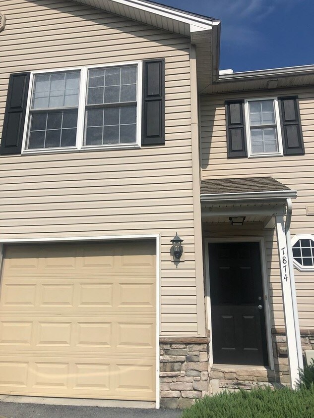 Foto principal - 7874 Manada St