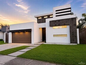 Building Photo - 27 Sonora Ave