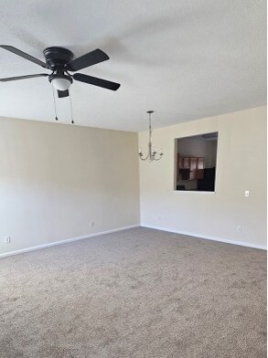 Sala de estar - 3547 Oneonta Ave