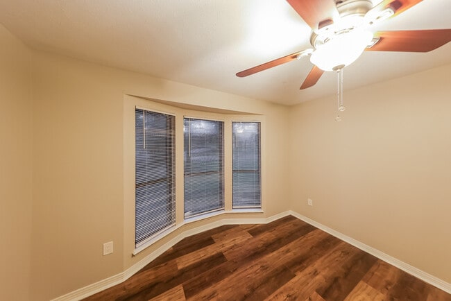 Foto del edificio - Beautiful 3 Bedroom Home with Attached Garage