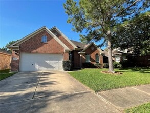 Building Photo - 2115 Hollyfield Ln