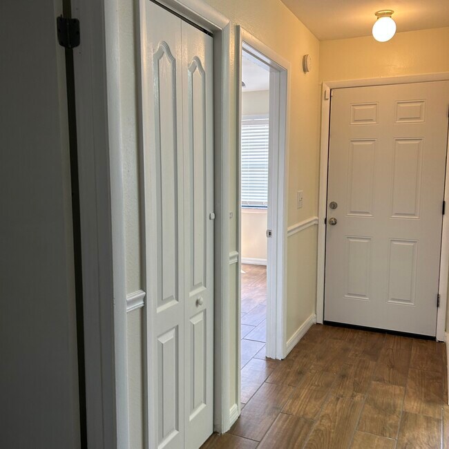 Foto del edificio - 12702 Raeburn Way