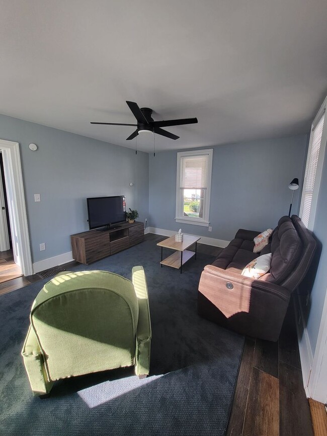 Foto del edificio - Fully Furnished Single Family Home In Akron