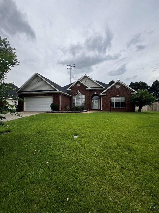 Building Photo - 306 Hummingbird Ln