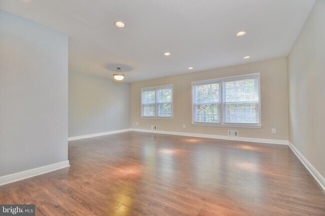Building Photo - 3140 Cedar Grove Dr