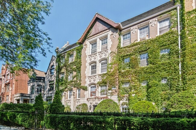 Building Photo - 644 W Wrightwood Ave