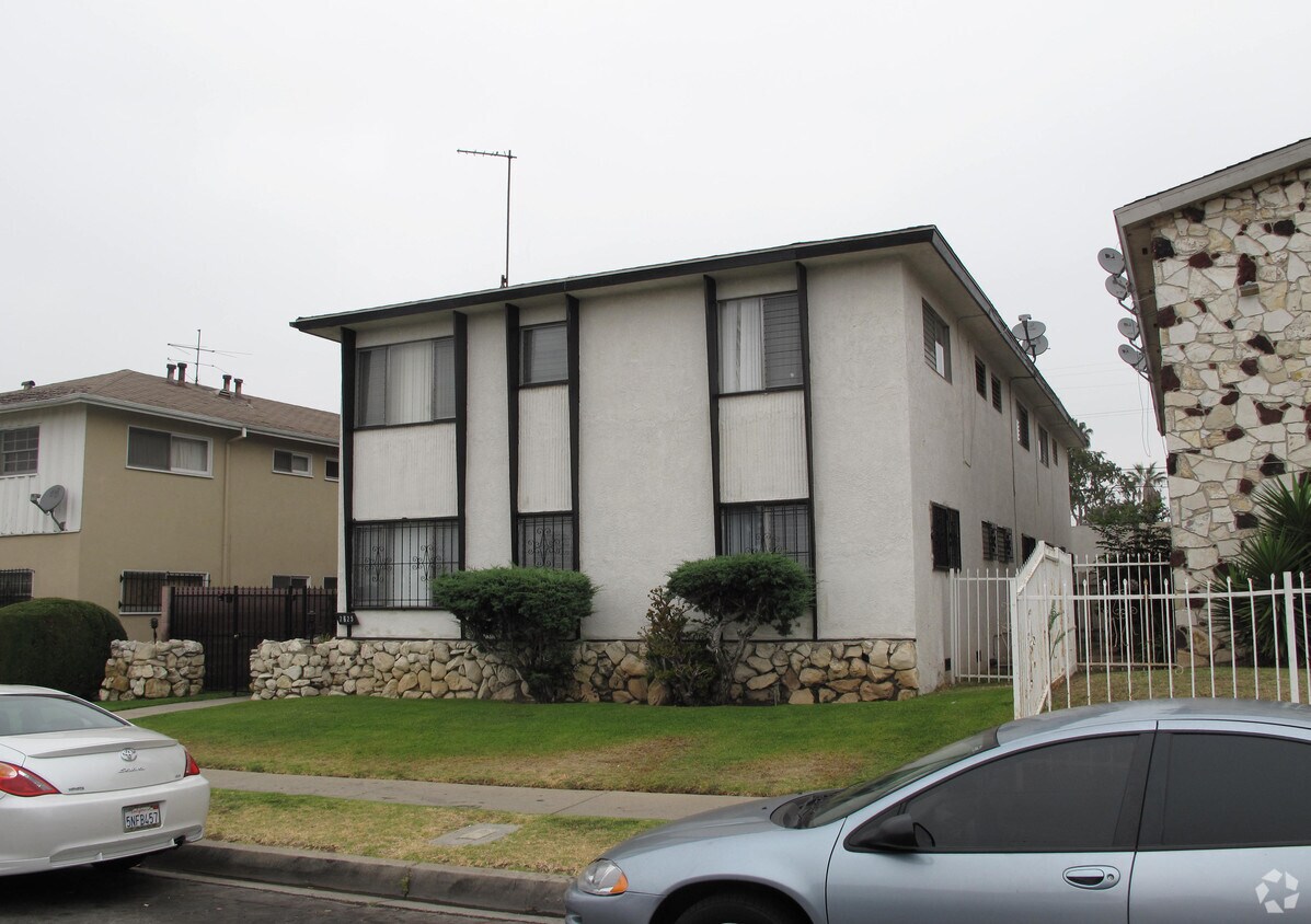 Building Photo - 2625 W Imperial Hwy