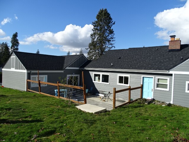 Foto del edificio - 2012 Lakeway Dr