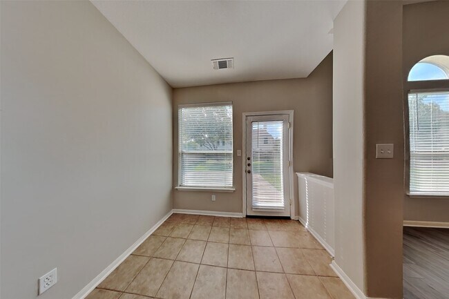 Foto del edificio - 10307 Summit Bridge Ln