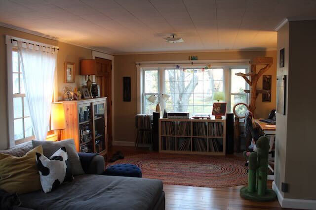 Living room - 7 Front St