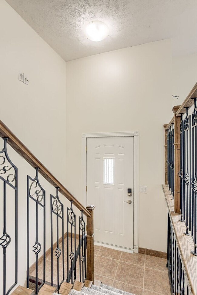 Foto del edificio - Updated & Spacious 3 Bedroom in Millard Sc...