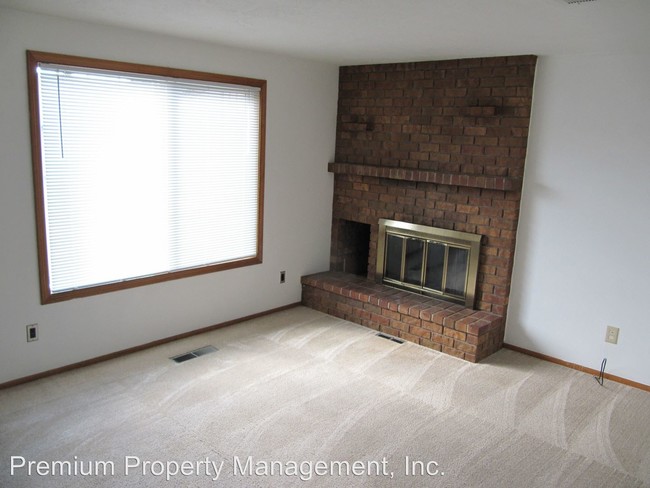 Building Photo - 2 br, 1.5 bath House - 6271 Fairway Ave SE