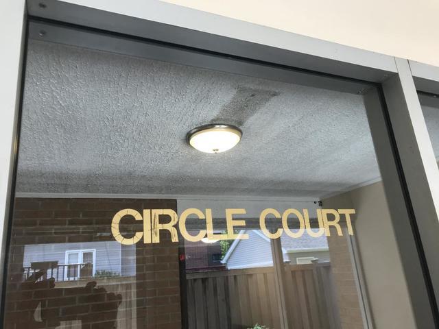 Foto del edificio - 214 Circle Ave