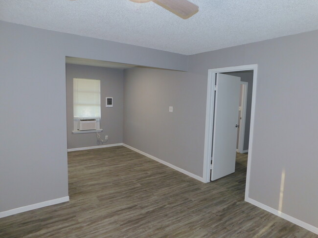 Building Photo - 1105 Clower
