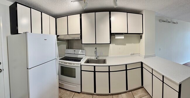 Building Photo - 1520 Spreckels St