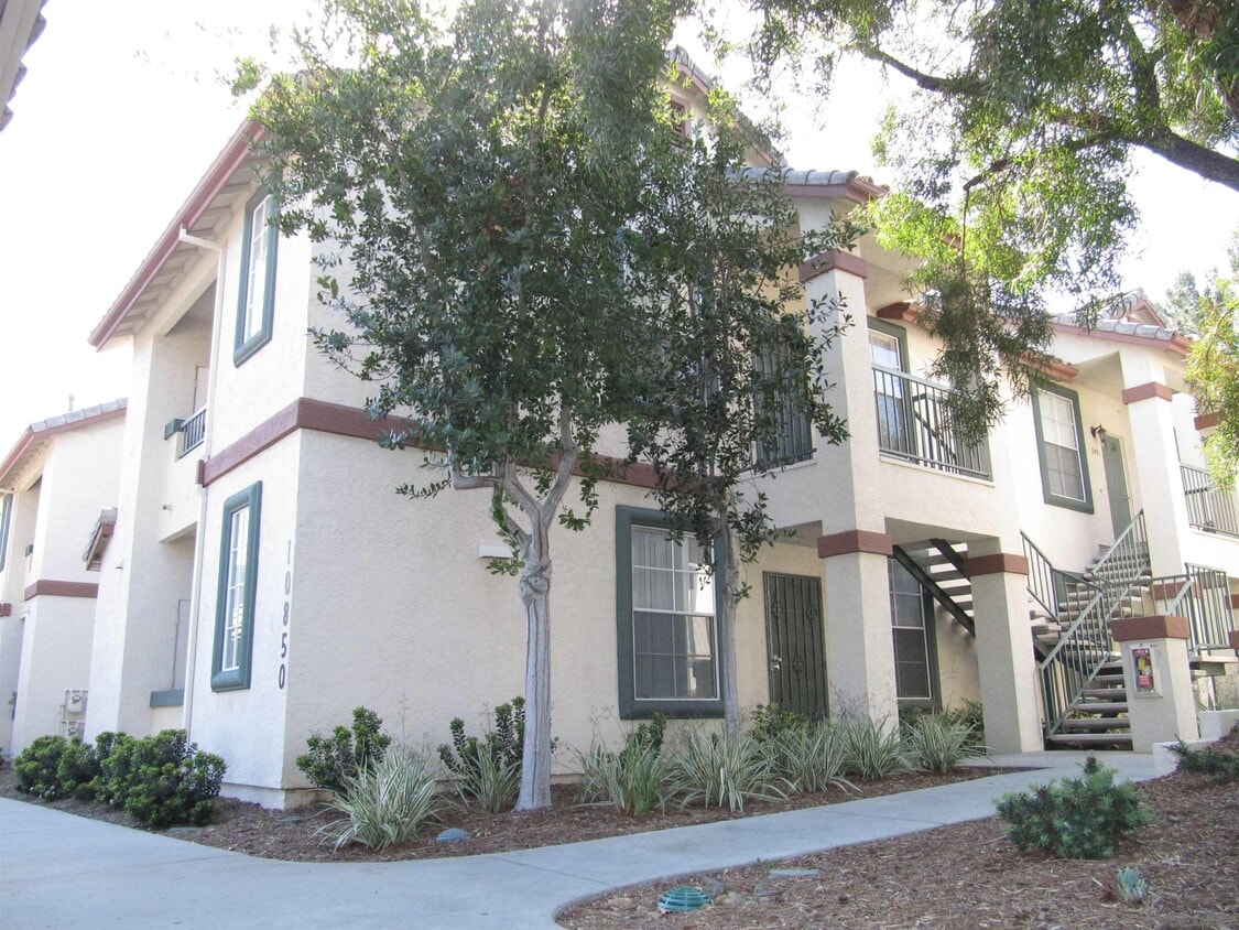 10850 Sabre Hill Dr Unit 233, San Diego, CA 92128 Condo for Rent in