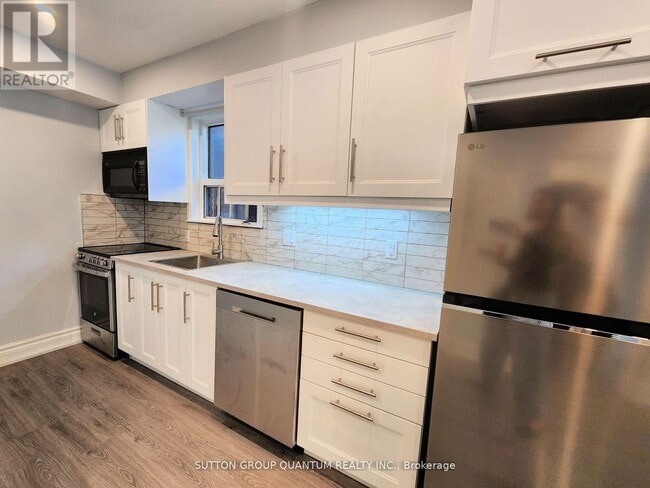 Building Photo - 122 Newcastle St