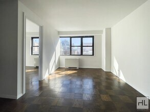 Building Photo - E 16 ST