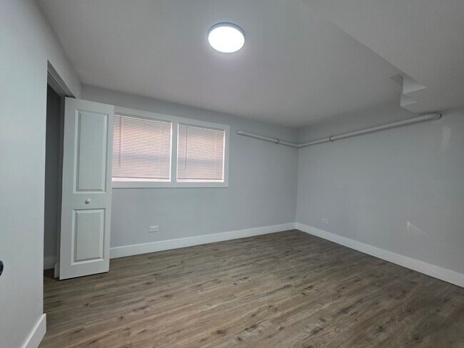 Foto del edificio - 1621 E 74th Pl