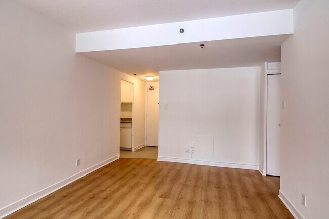 Photo du bâtiment - 3455 Rue Aylmer