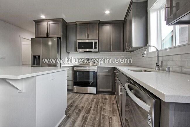 Foto del edificio - 3 Bed, 2 Bath Home in Image Neighborhood