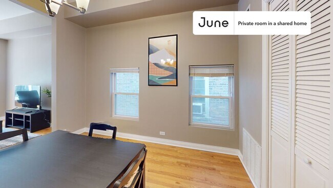 Foto del edificio - Private bedroom in 3 bed/1 bath Home