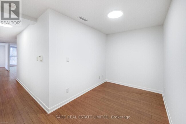 Building Photo - 205 Frederick St