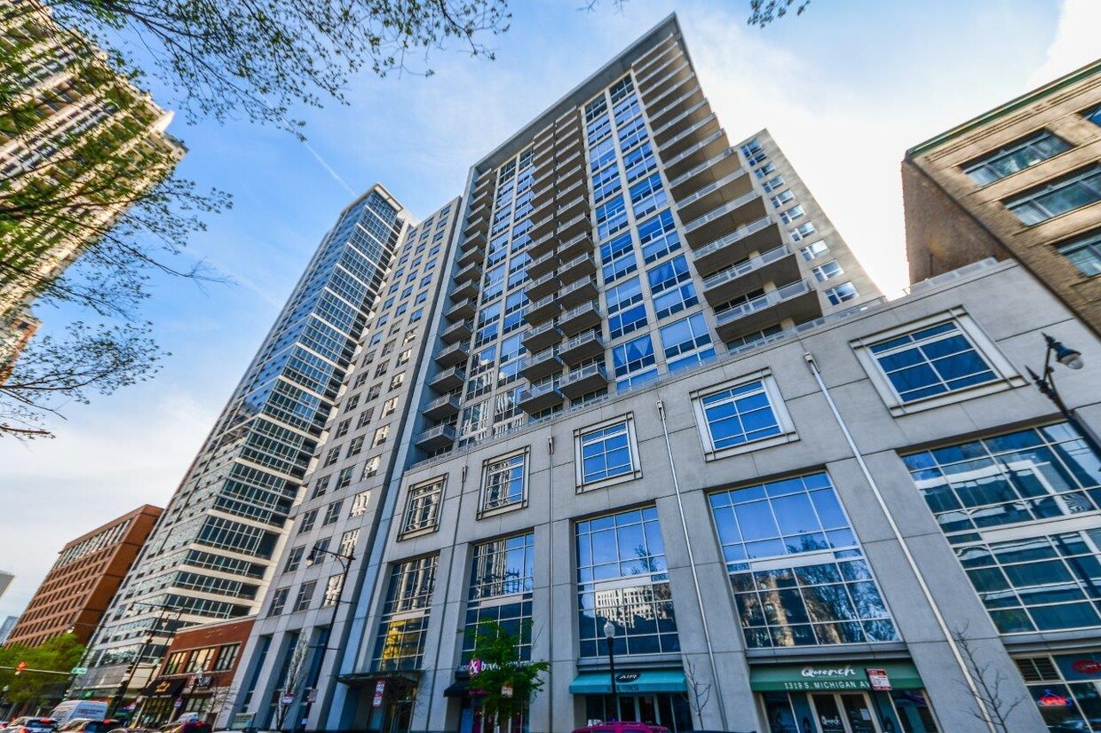 Foto principal - 1305 S Michigan Ave