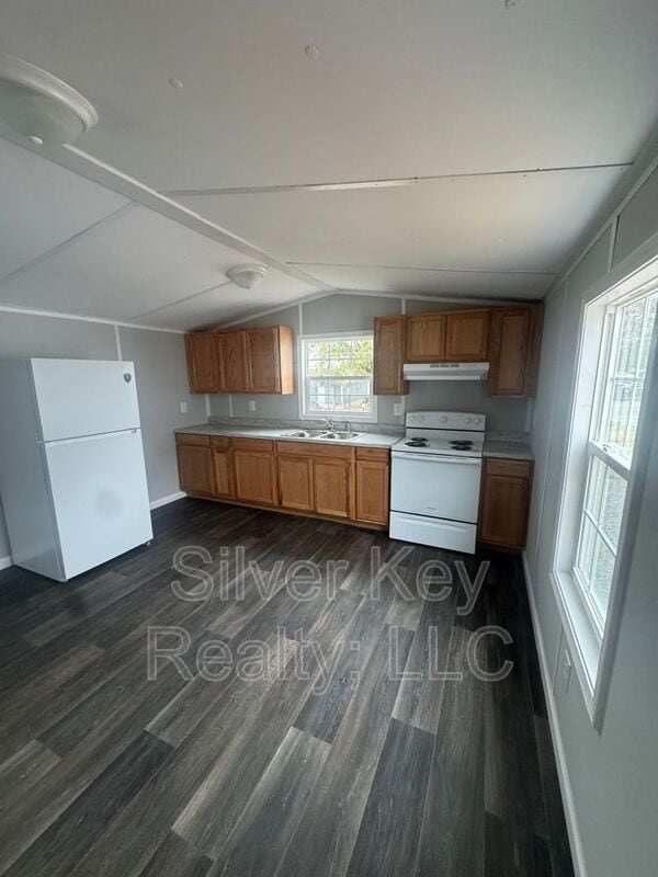 Building Photo - 3000 Highway 11 S.