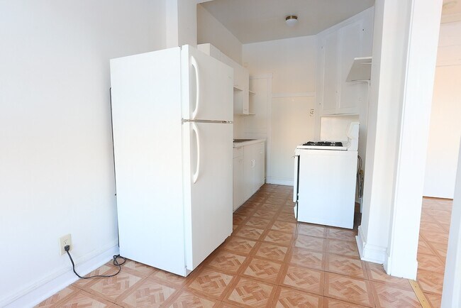 Foto del edificio - 2222 W Wilson Ave