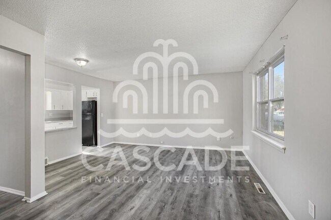 Foto del edificio - 221 N Oak Dr