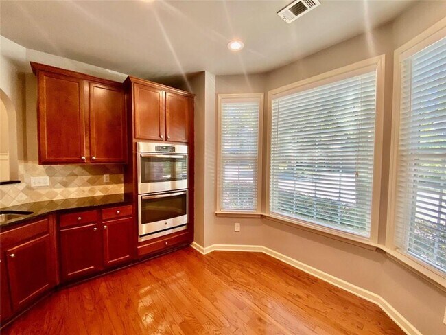 Foto del edificio - 3322 Castleberry Village Dr