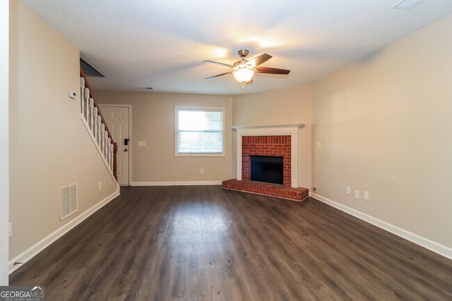 Building Photo - 2988 Porsche Pl