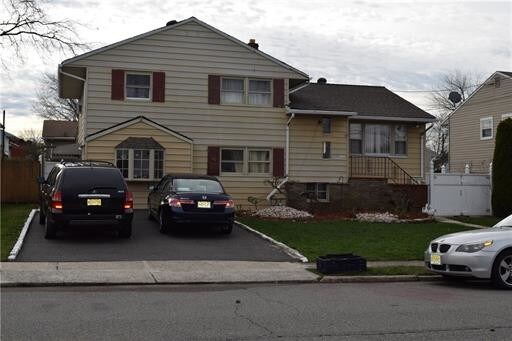 Primary Photo - 117 Poplar St