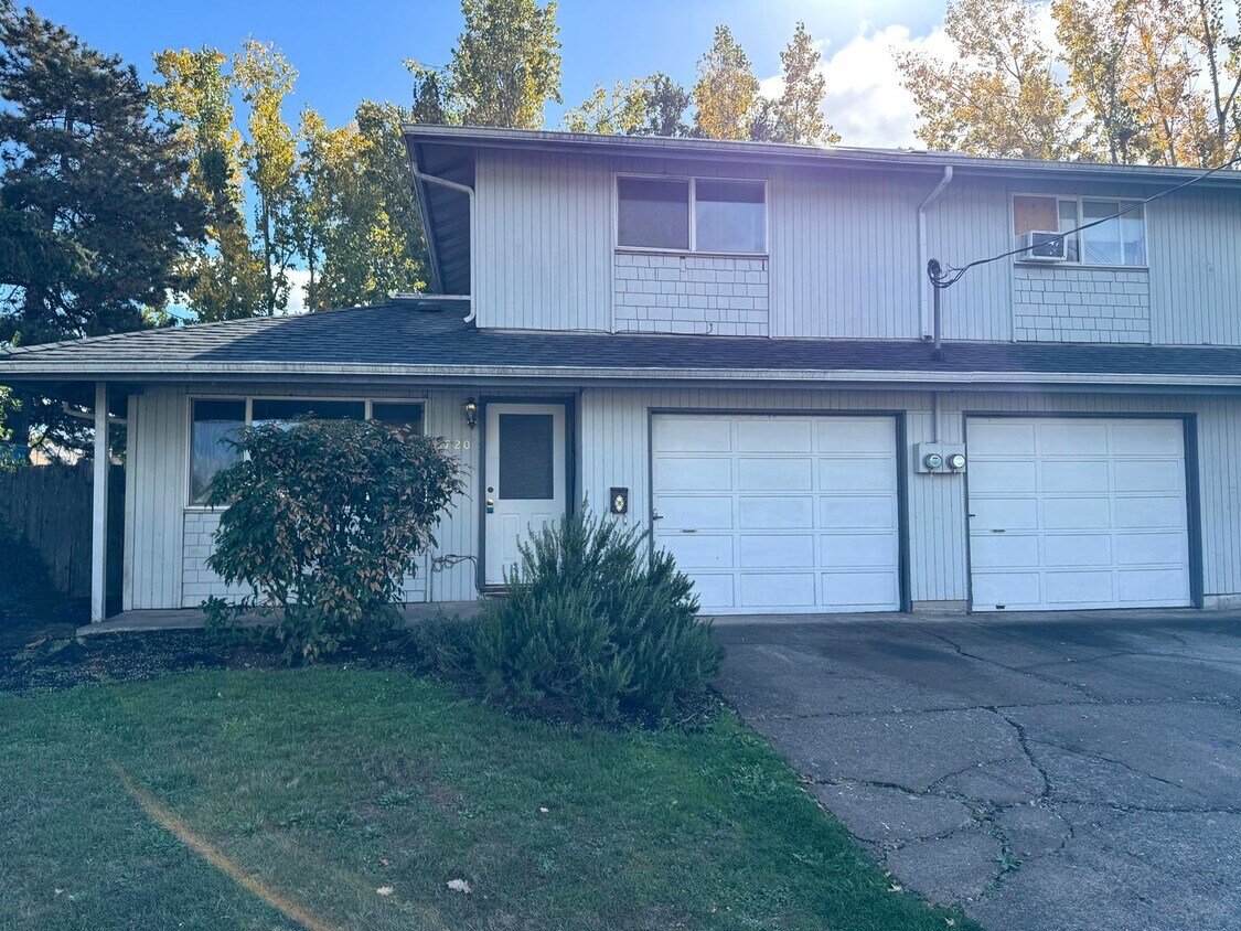 2 Bedroom Duplex in Southwest Eugene - 2 Bedroom Duplex in Southwest Eugene