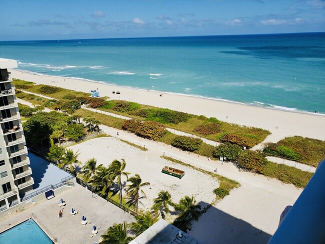Foto del edificio - 9225 Collins Ave