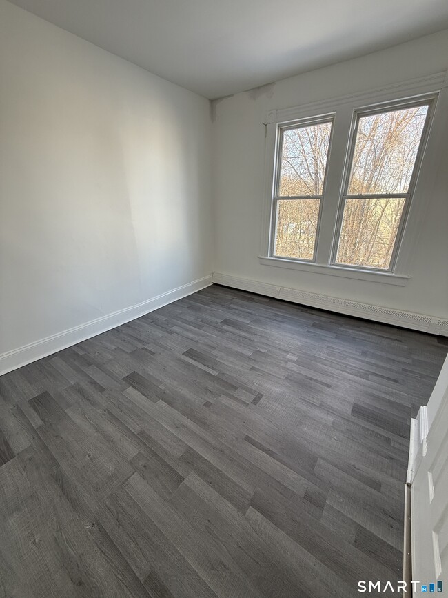 Building Photo - 64 Irion St