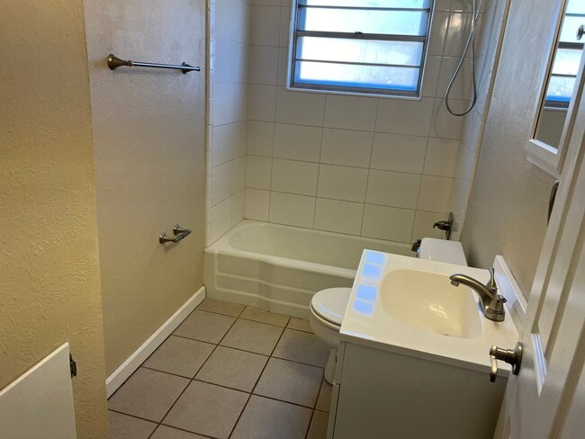 Building Photo - 209 Manson Dr